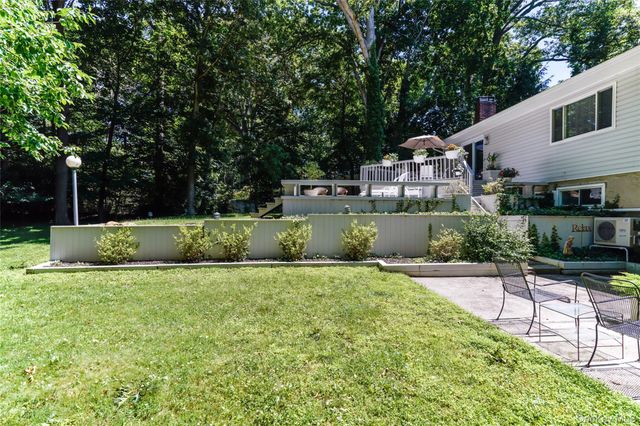 39 Lotowana Lane, Stony Brook, NY 11790