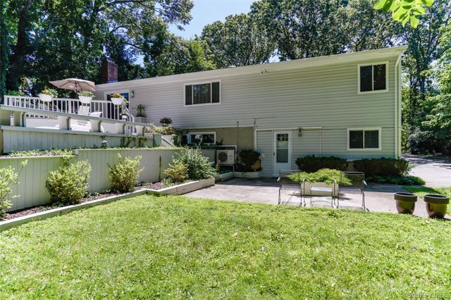 39 Lotowana Lane, Stony Brook, NY 11790