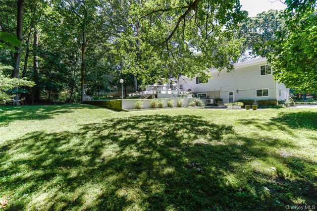 39 Lotowana Lane, Stony Brook, NY 11790