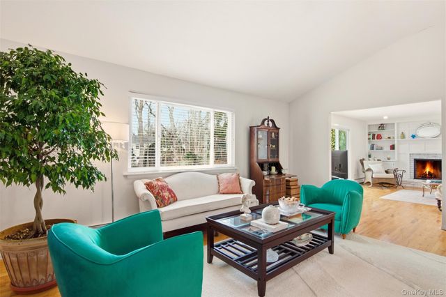 39 Lotowana Lane, Stony Brook, NY 11790