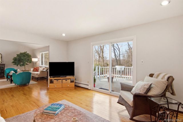 39 Lotowana Lane, Stony Brook, NY 11790