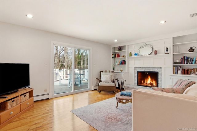39 Lotowana Lane, Stony Brook, NY 11790