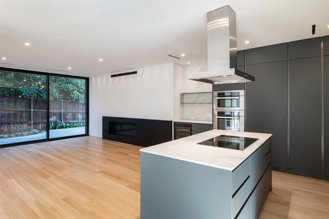 3515 Edgewater Street, Dallas, TX 75205