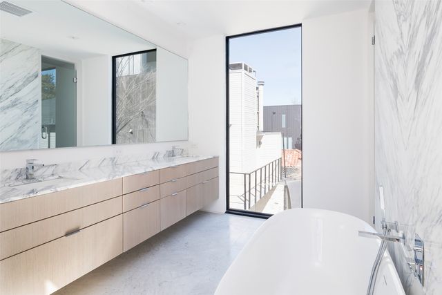 3515 Edgewater Street, Dallas, TX 75205