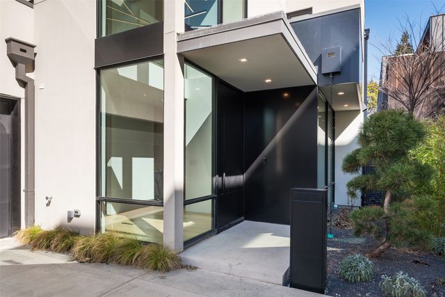 3515 Edgewater Street, Dallas, TX 75205