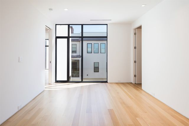 3515 Edgewater Street, Dallas, TX 75205