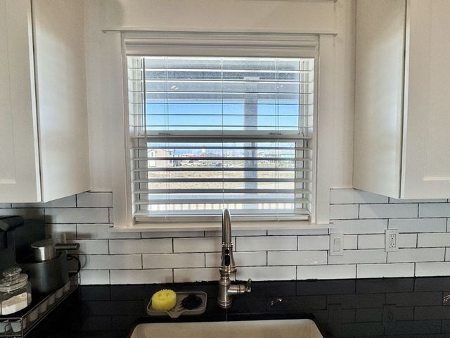 1504 Cape Velero Dr, Rockport, TX 78382