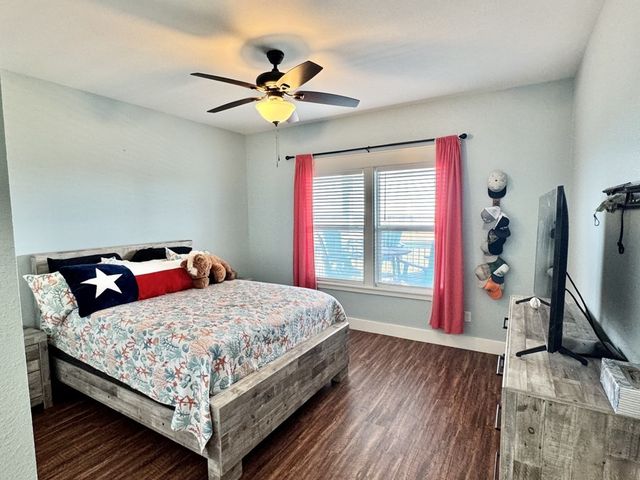 1504 Cape Velero Dr, Rockport, TX 78382