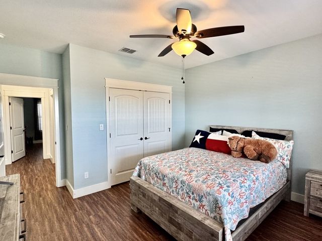 1504 Cape Velero Dr, Rockport, TX 78382