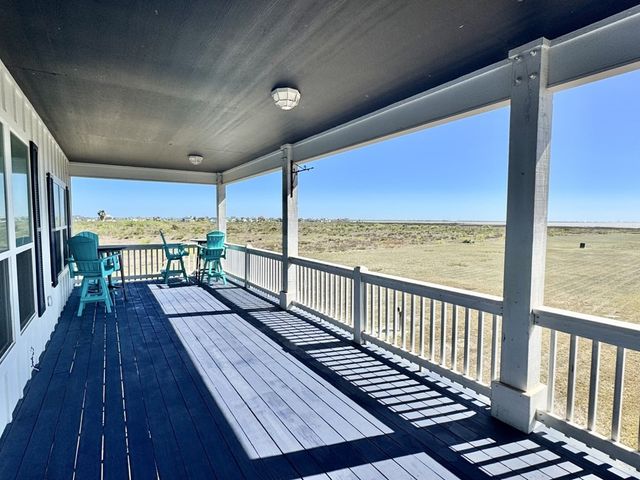 1504 Cape Velero Dr, Rockport, TX 78382