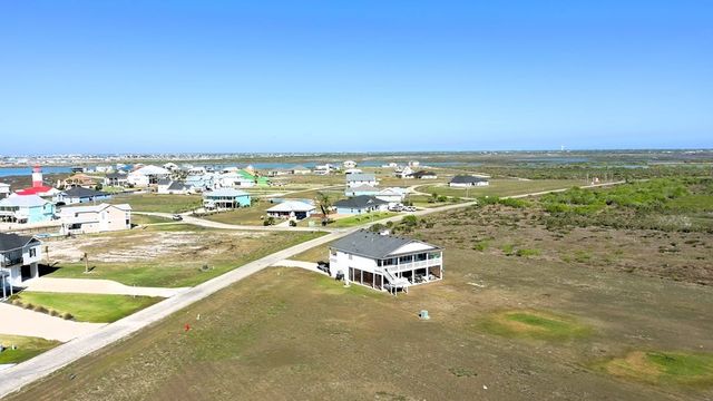 1504 Cape Velero Dr, Rockport, TX 78382