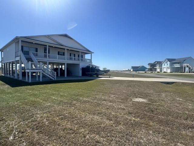 1504 Cape Velero Dr, Rockport, TX 78382