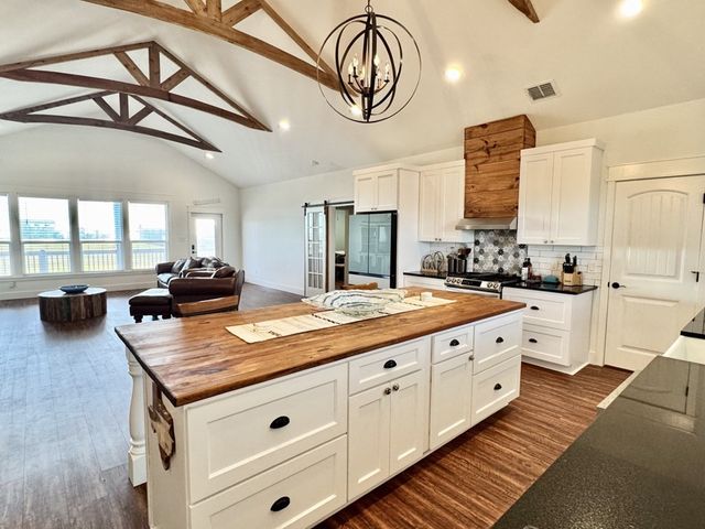 1504 Cape Velero Dr, Rockport, TX 78382