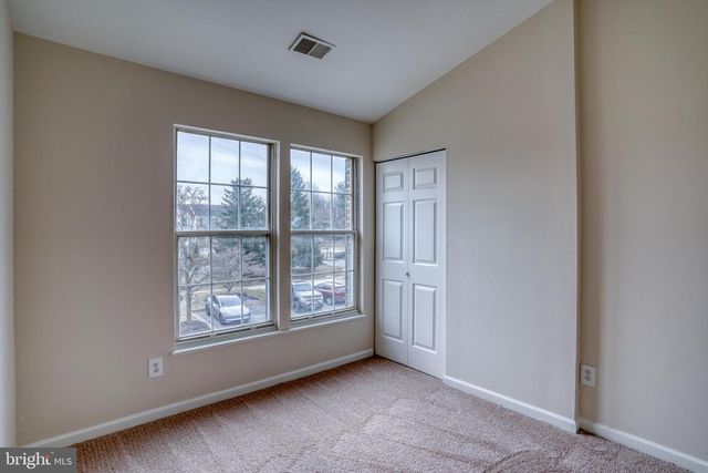 34 PHOTINIA DR, Newark, DE 19702