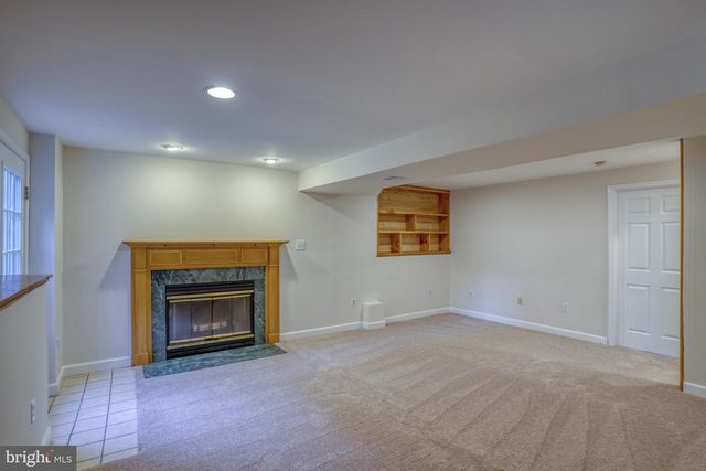 34 PHOTINIA DR, Newark, DE 19702