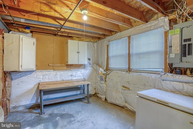 34 PHOTINIA DR, Newark, DE 19702