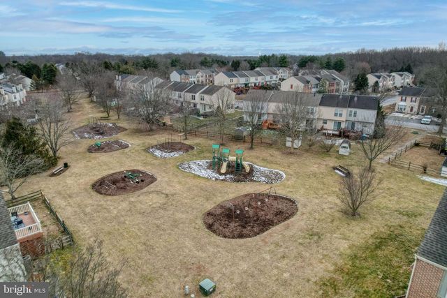 34 PHOTINIA DR, Newark, DE 19702