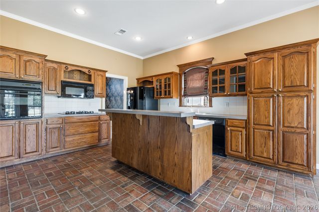 3311 Heritage Drive, Claremore, OK 74019