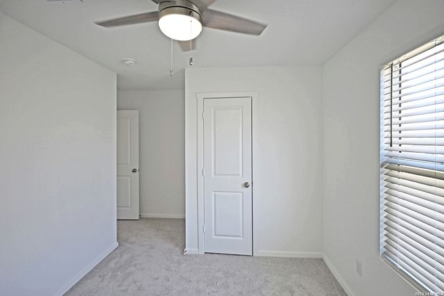 6730 Marble Ridge, Elmendorf, TX 78112