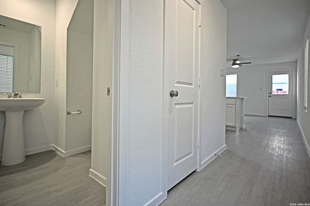 6730 Marble Ridge, Elmendorf, TX 78112