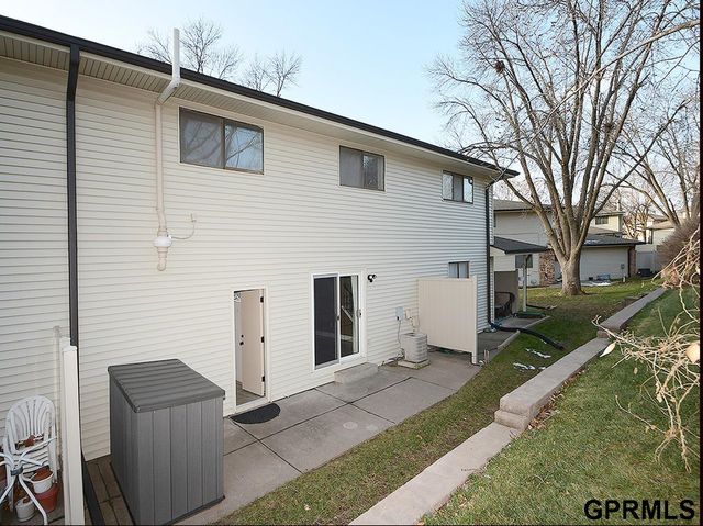 832 N 122 Court, Omaha, NE 68154