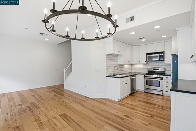 20402 Santa Ana Ave 4, Newport Beach, CA 92660