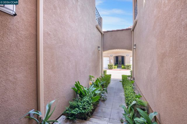 20402 Santa Ana Ave 4, Newport Beach, CA 92660