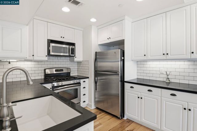 20402 Santa Ana Ave 4, Newport Beach, CA 92660