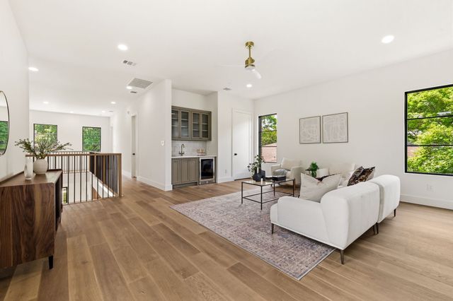 7153 Cornelia Lane, Dallas, TX 75214