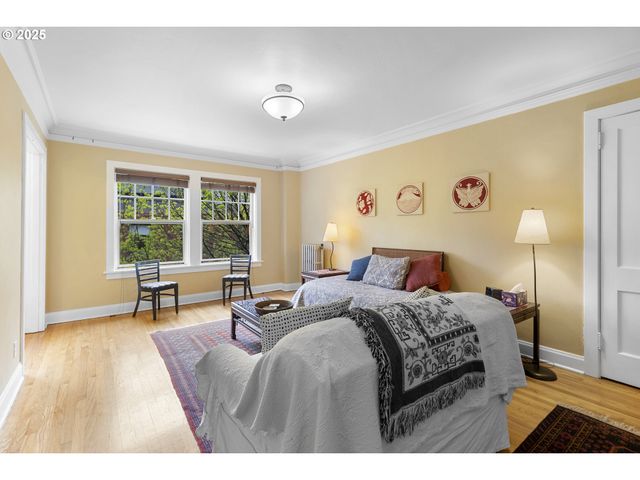 709 Sw 16TH Ave, Portland, OR 97205