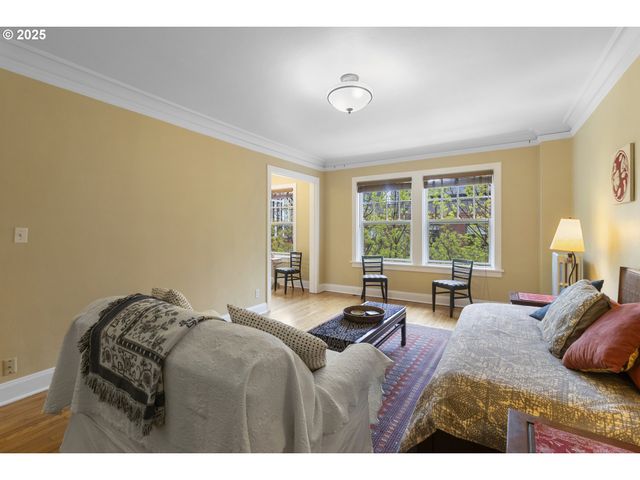 709 Sw 16TH Ave, Portland, OR 97205