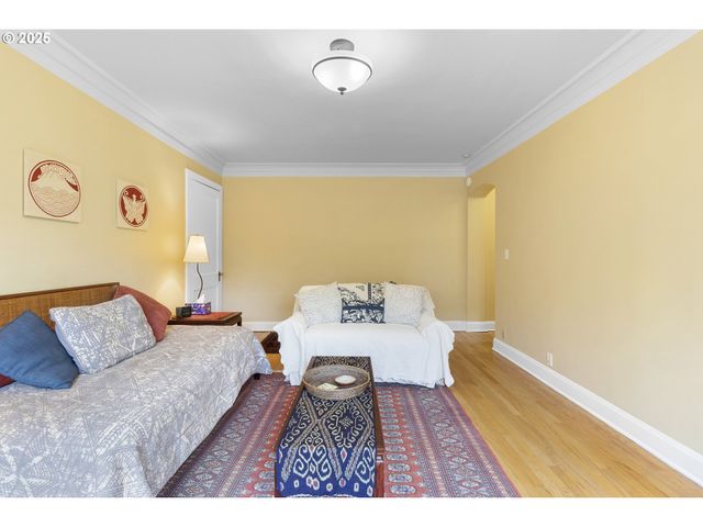 709 Sw 16TH Ave, Portland, OR 97205