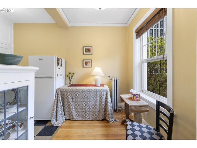 709 Sw 16TH Ave, Portland, OR 97205