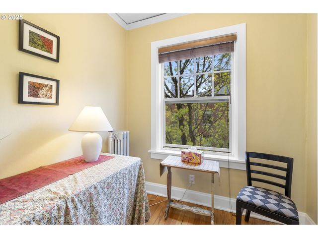 709 Sw 16TH Ave, Portland, OR 97205