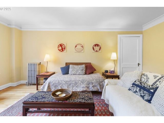 709 Sw 16TH Ave, Portland, OR 97205