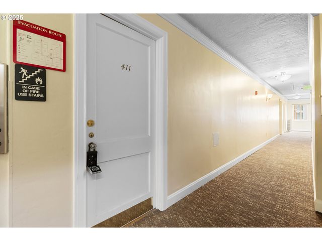 709 Sw 16TH Ave, Portland, OR 97205