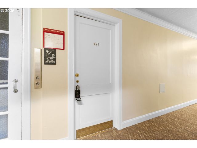 709 Sw 16TH Ave, Portland, OR 97205