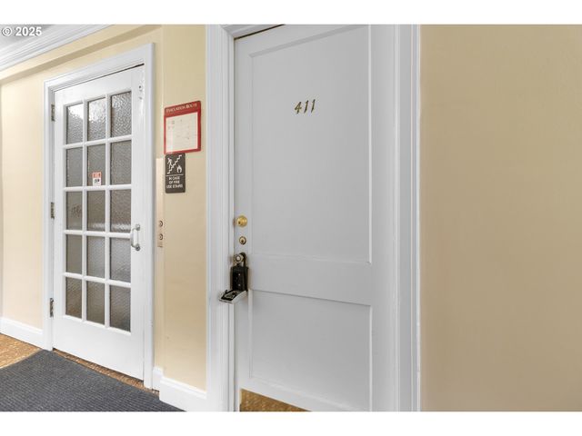 709 Sw 16TH Ave, Portland, OR 97205