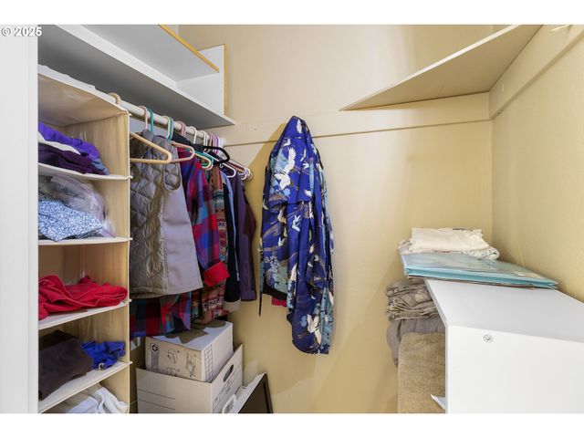 709 Sw 16TH Ave, Portland, OR 97205