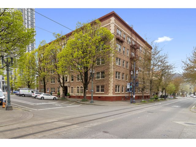 709 Sw 16TH Ave, Portland, OR 97205