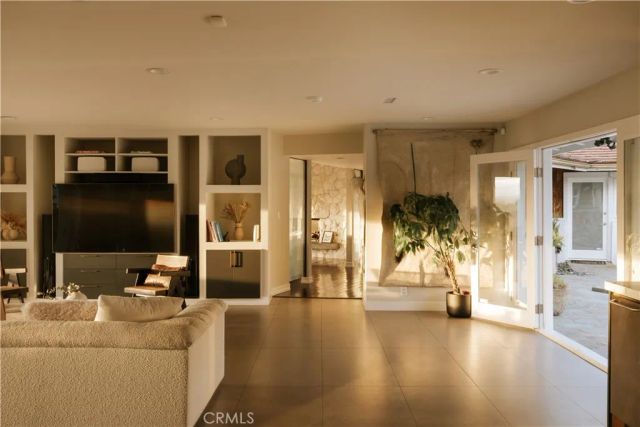 4173 Regal Oak, Encino, CA 91436