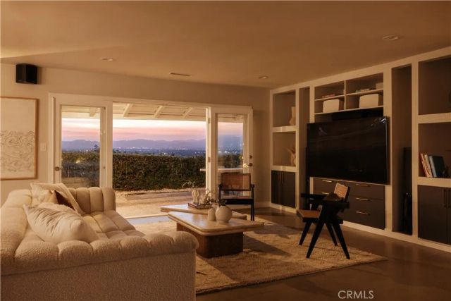 4173 Regal Oak, Encino, CA 91436