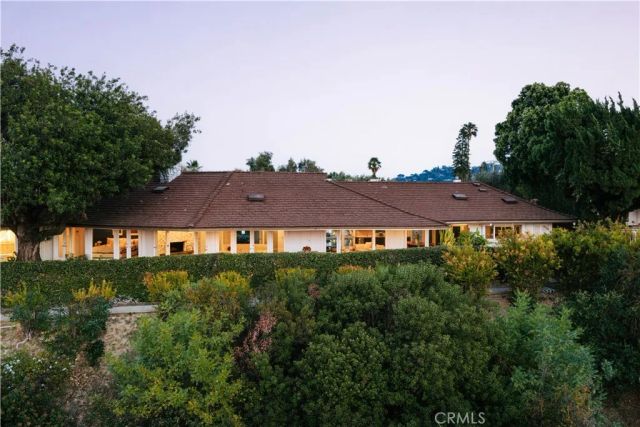 4173 Regal Oak, Encino, CA 91436
