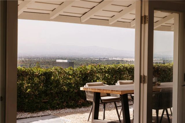 4173 Regal Oak, Encino, CA 91436