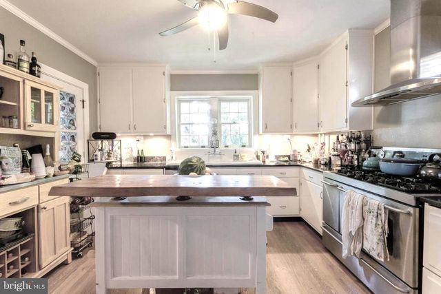 603 S SAMUEL ST, Charles Town, WV 25414