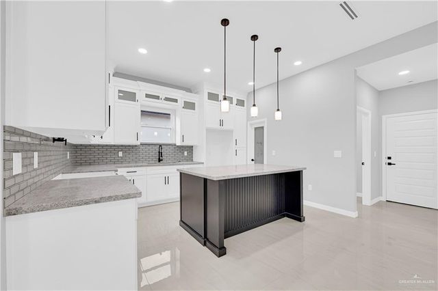 905 Magnolia Street, Mission, TX 78574