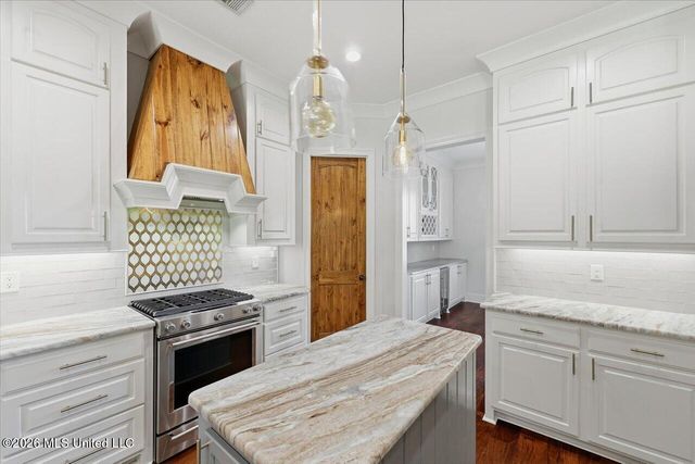 318 Longwood Court, Pearl, MS 39208