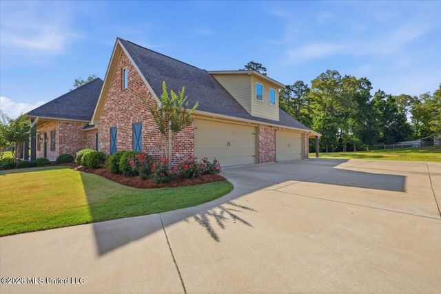 318 Longwood Court, Pearl, MS 39208