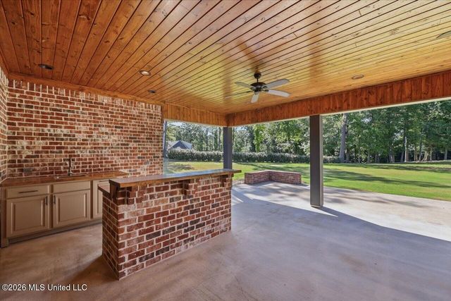 318 Longwood Court, Pearl, MS 39208