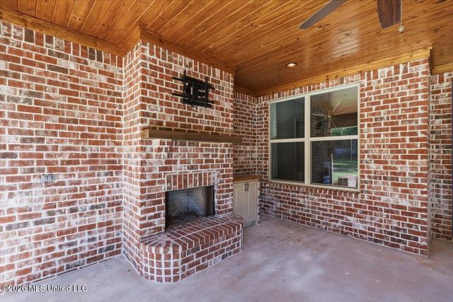 318 Longwood Court, Pearl, MS 39208